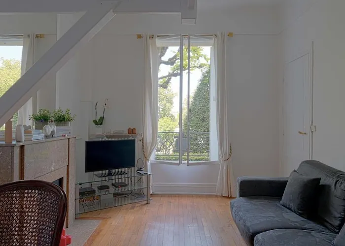 Charming Bright Studio In Luxurious 16th Paris