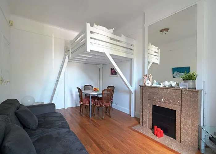 Charming Bright Studio In Luxurious 16th