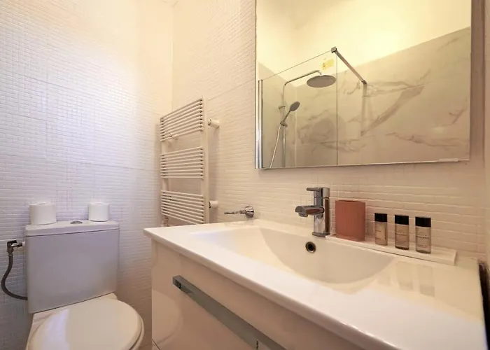 Appartement Charming Bright Studio In Luxurious 16th