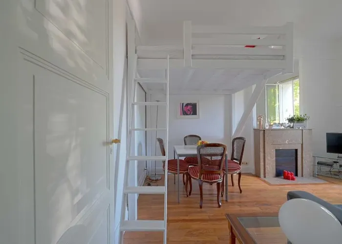 Charming Bright Studio In Luxurious 16th * Париж
