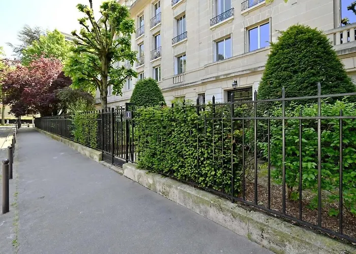 Charming Bright Studio In Luxurious 16th *
